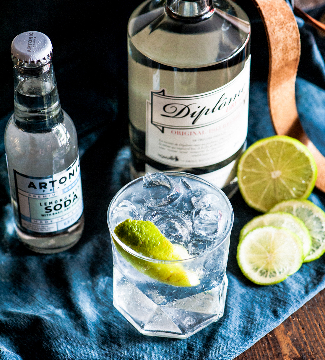 GIN & LEMONGRASS SODA HIGHBALL Artonic